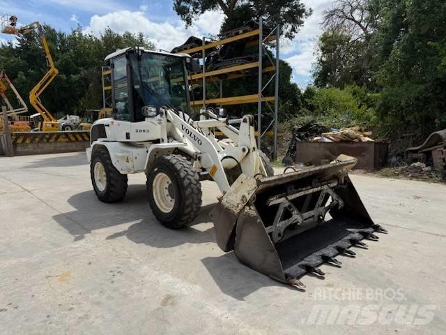 Volvo L 30 G لوادر بعجل
