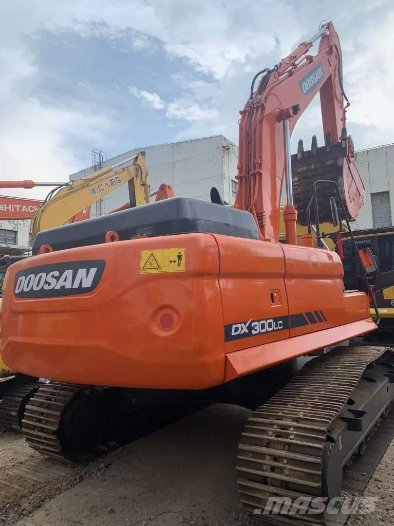 Doosan dx300 حفارات زحافة