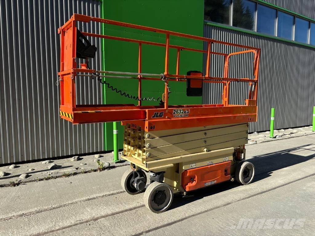 JLG 2632 ES رافعات مقصية الشكل