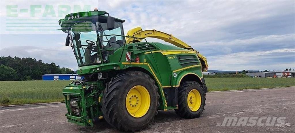 John Deere 8400 علافات ذاتية الدفع