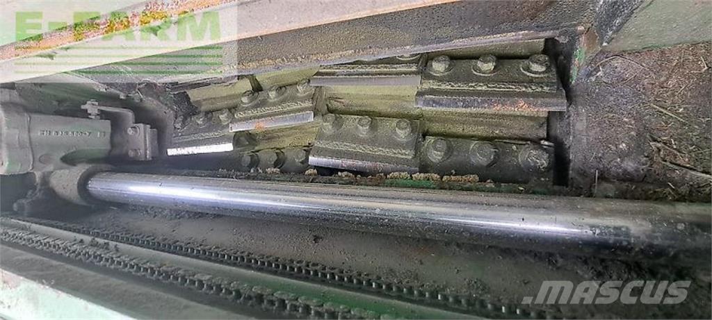 John Deere 8400 علافات ذاتية الدفع