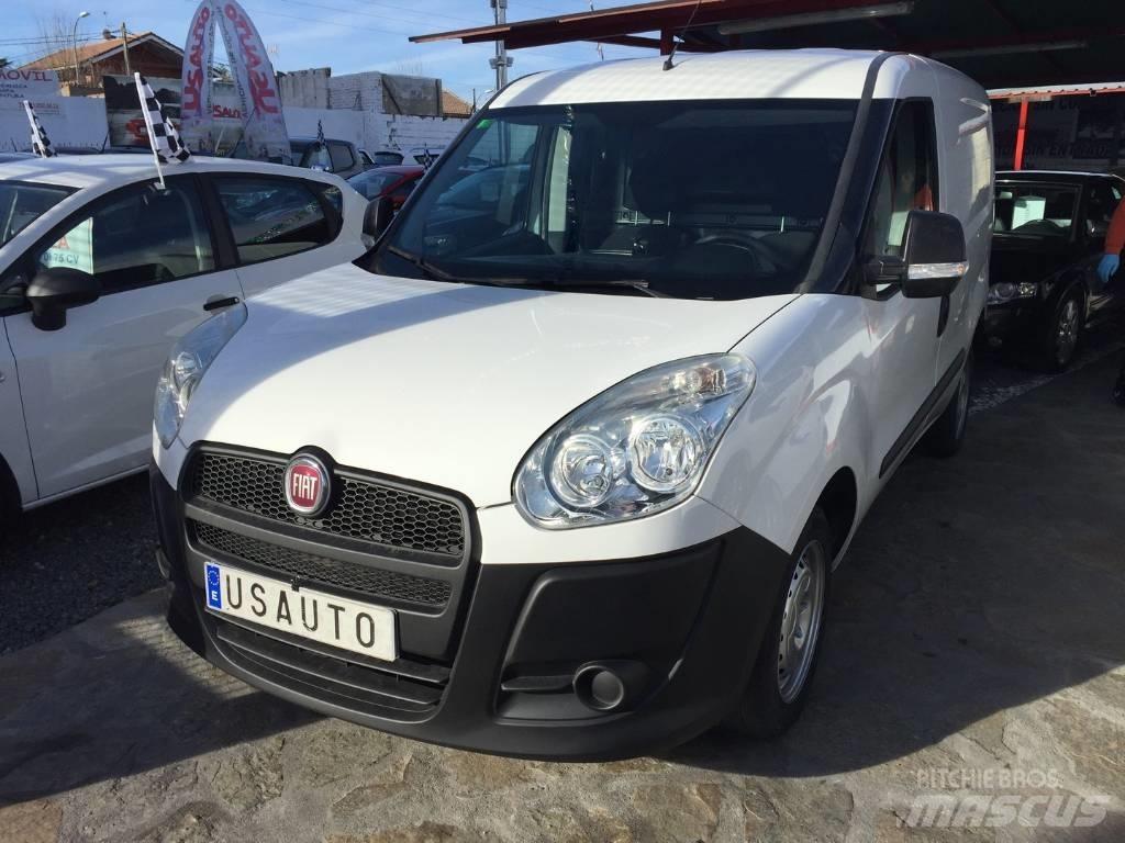 Fiat Doblo Cargo شاحنة مقفلة