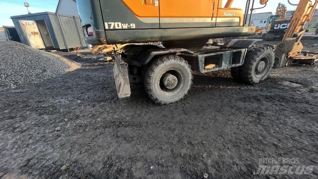 Hyundai Robex 170w-9 حفارات بعجل