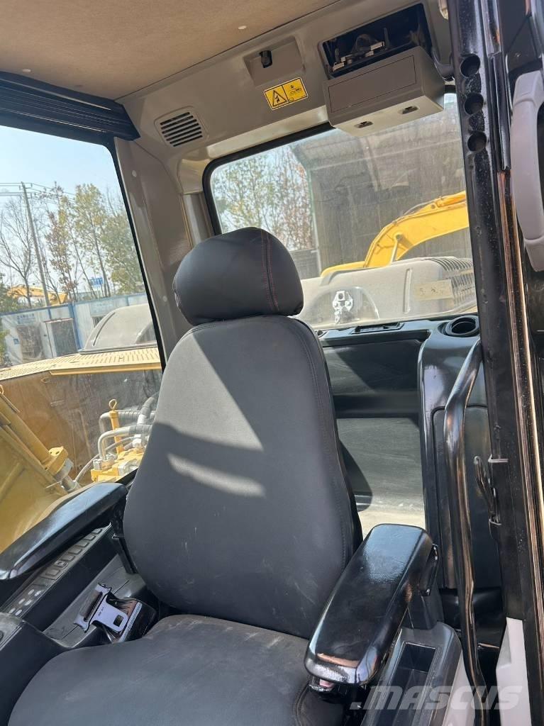 CAT 325 D حفارات وسط 7 طن - 12 طن