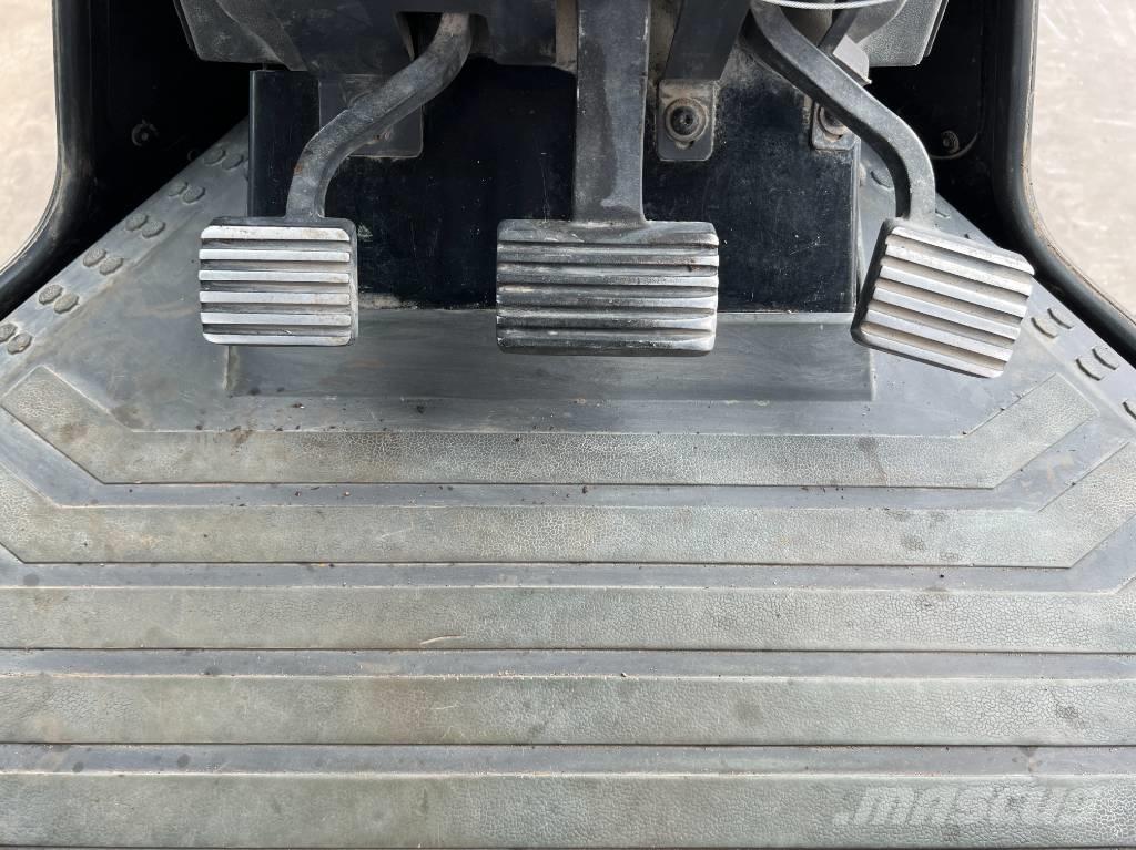 CAT 140M2 AWD معدات تمهيد الطرق