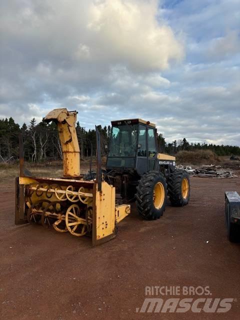 New Holland 9030 الجرارات