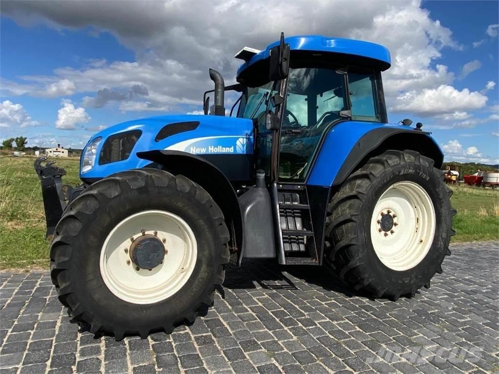 New Holland T 7055 الجرارات