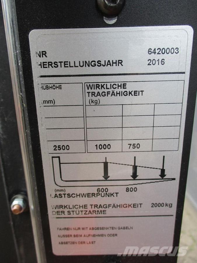 BT SPE200D رافعة منخفضة المستوى ذات منصة