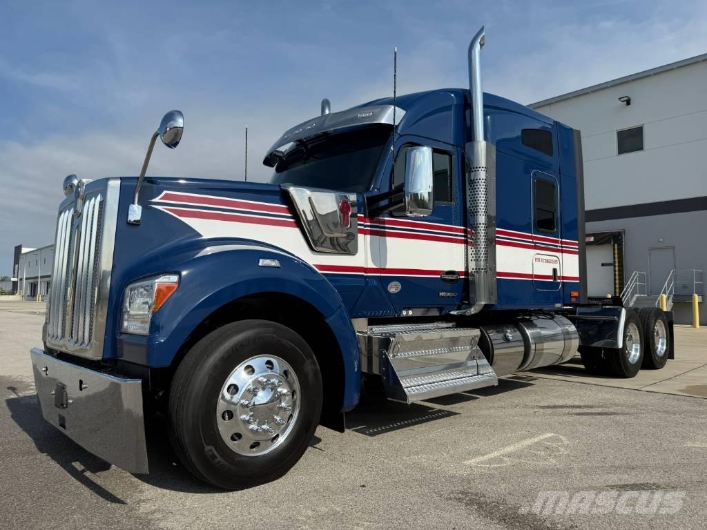 Kenworth W 990 وحدات الجر