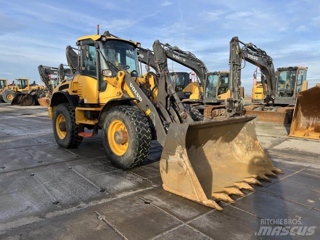 Volvo L45H لوادر انزلاقية التوجيه