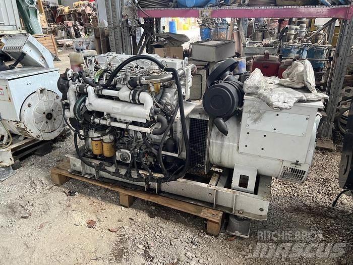 CAT 3056T مولدات ديزل