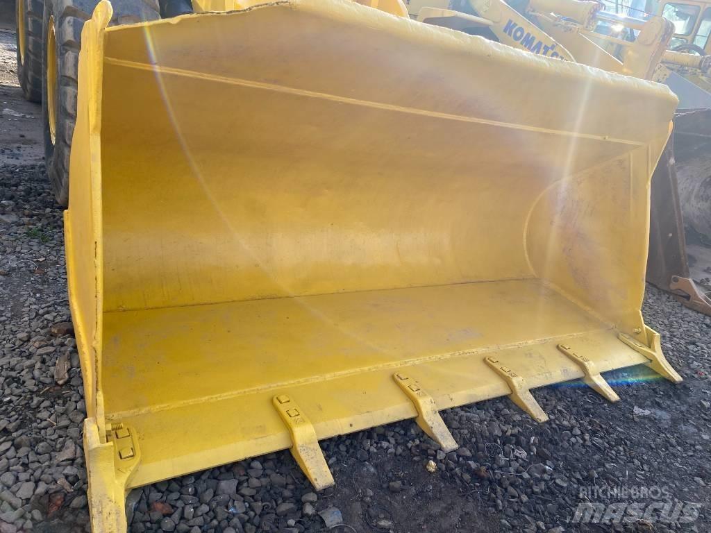 Komatsu WA 320-5 لوادر بعجل