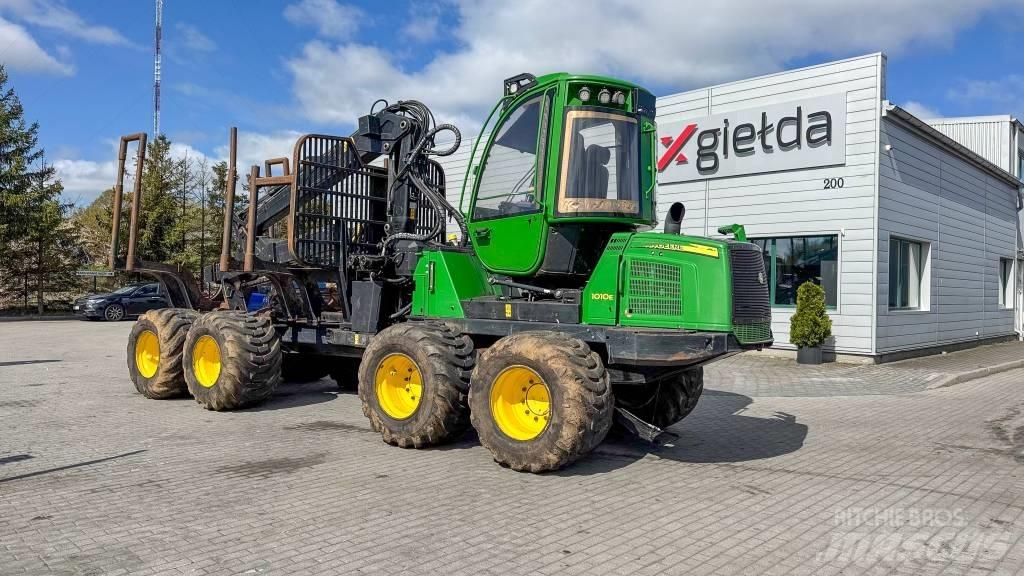 John Deere 1010 E شاحنات