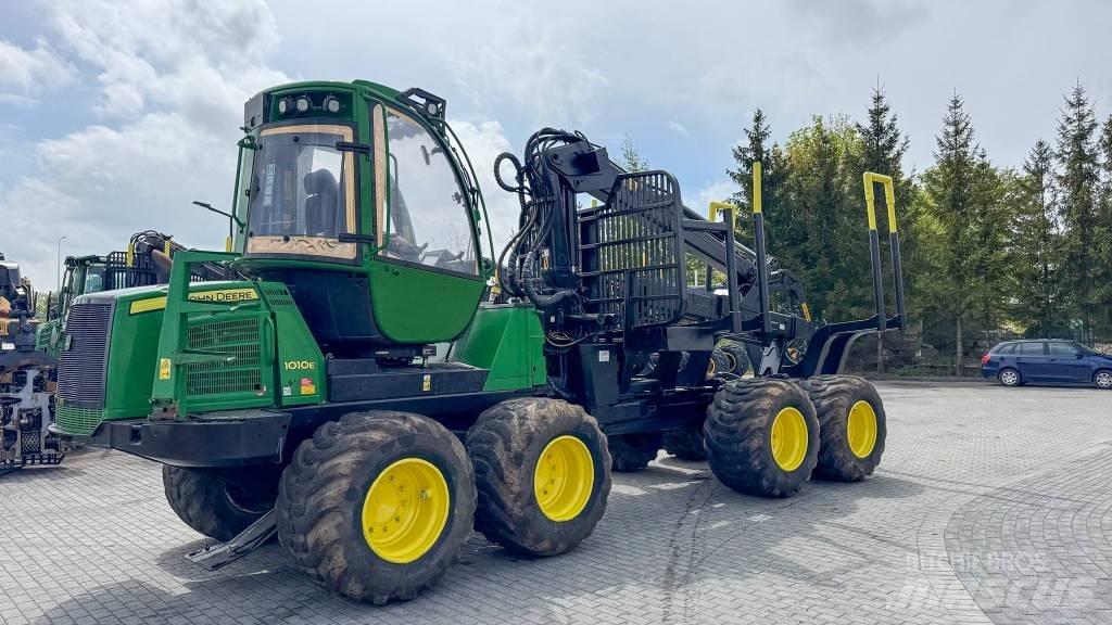 John Deere 1010 E شاحنات