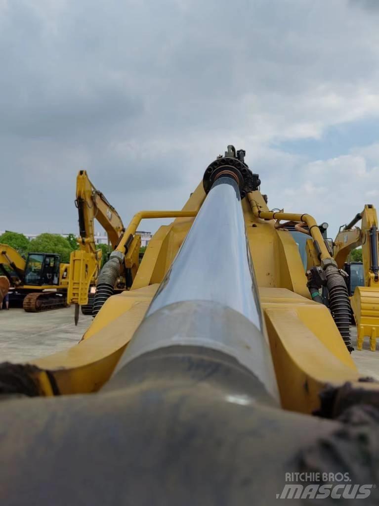 CAT 330 حفارات زحافة