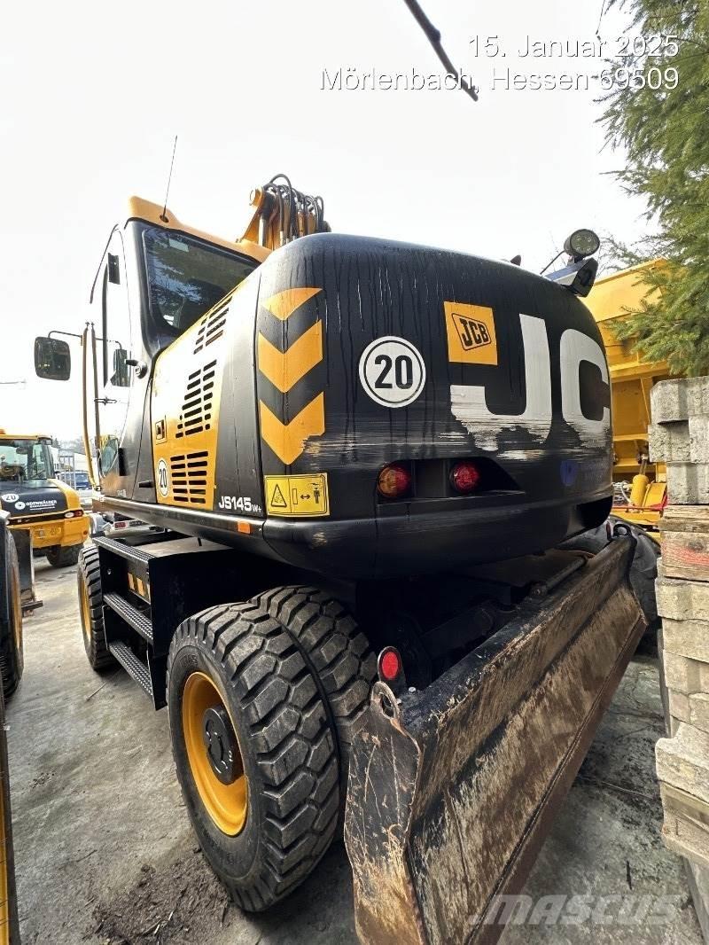 JCB JS145W PLUS حفارات بعجل
