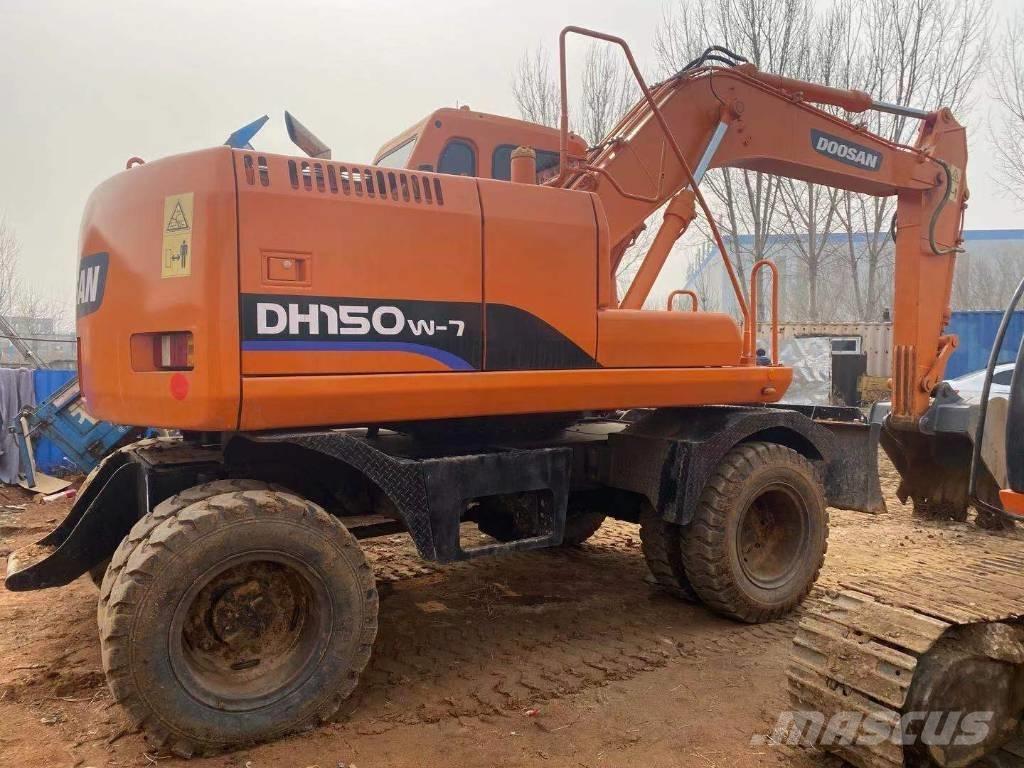 Doosan DH150W حفارات بعجل