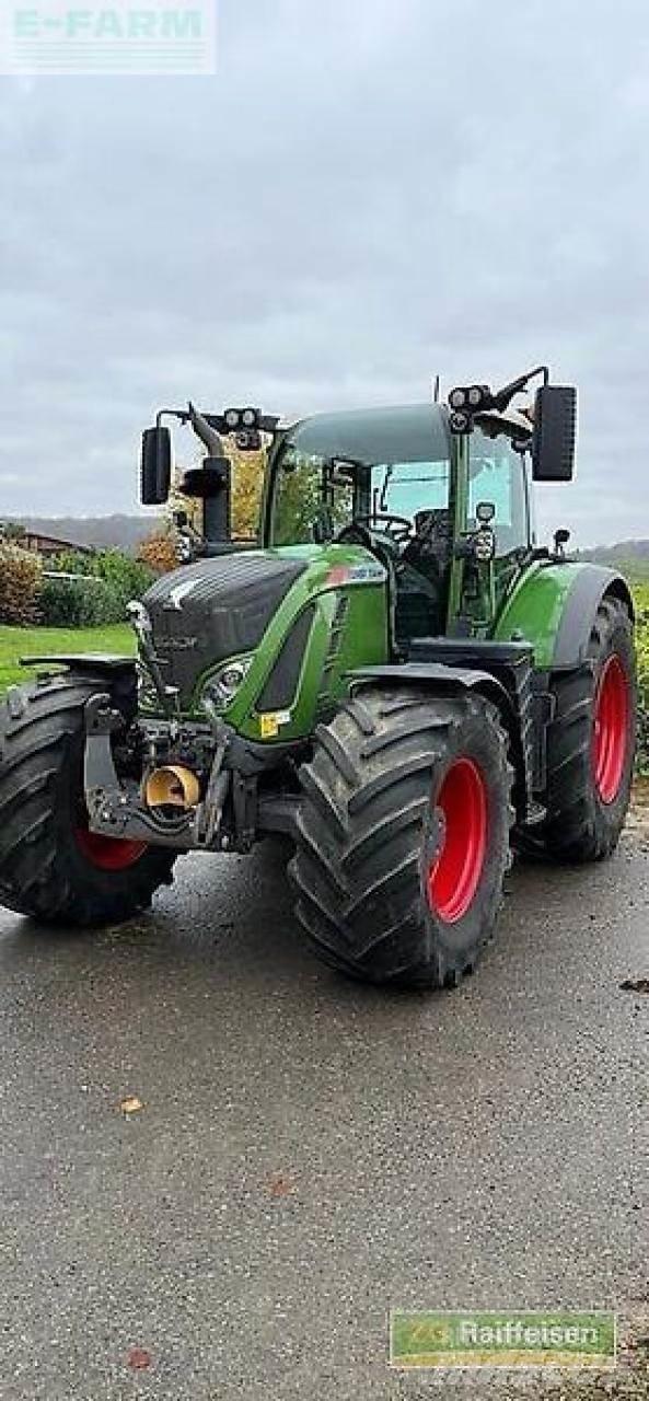 Fendt 724 vario الجرارات