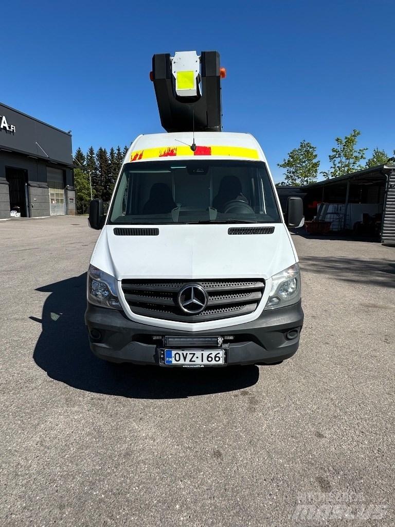 VERSALIFT VDT-170-F المنصات الهوائية المثبتة على شاحنة