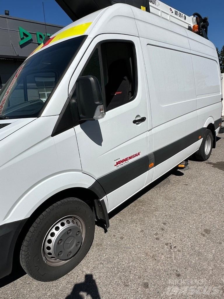 VERSALIFT VDT-170-F المنصات الهوائية المثبتة على شاحنة