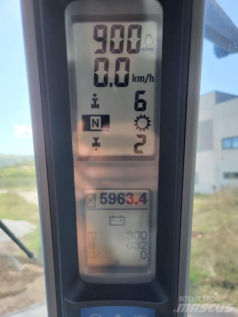 New Holland TG 285 الجرارات