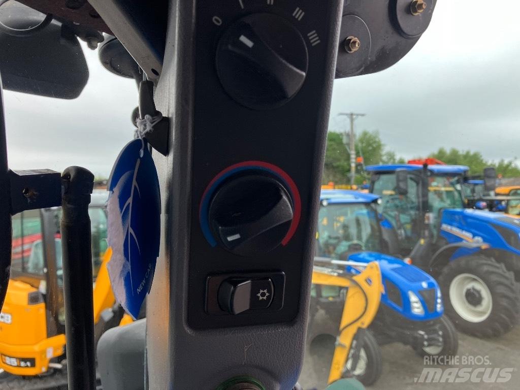 New Holland T6010 الجرارات