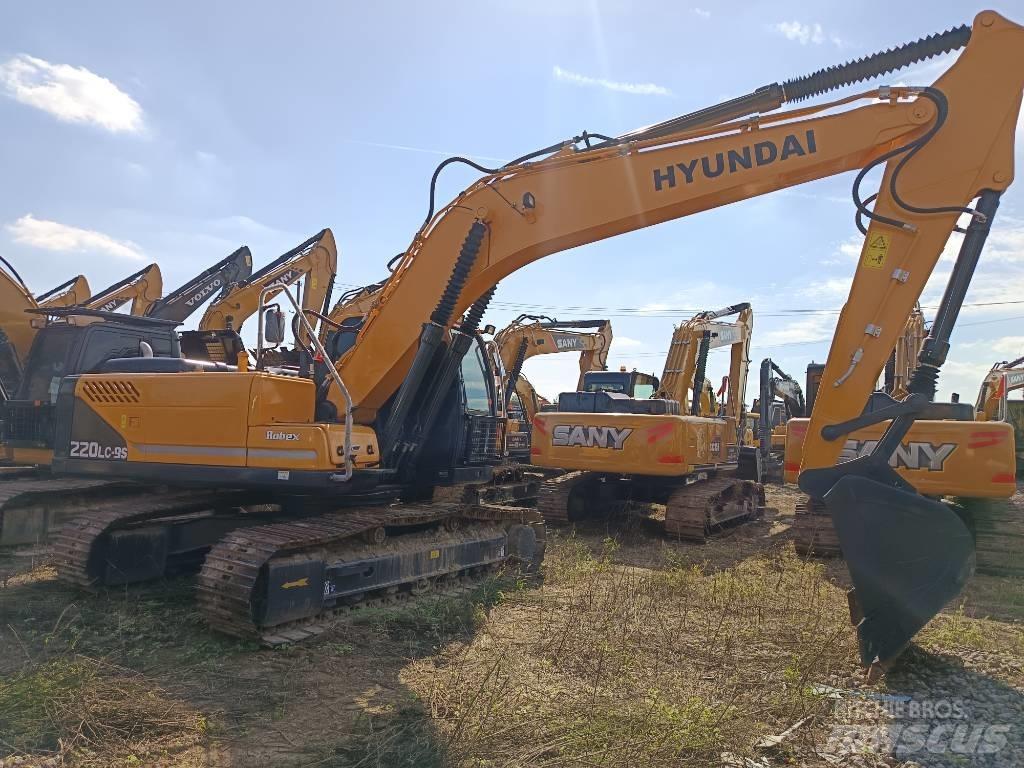 Hyundai R220LC-9S حفارات زحافة