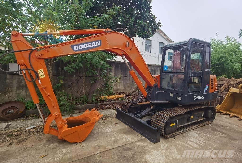 Doosan DH 55 حفارات صغيرة أقل من 7 طن (حفارات صغيرة)