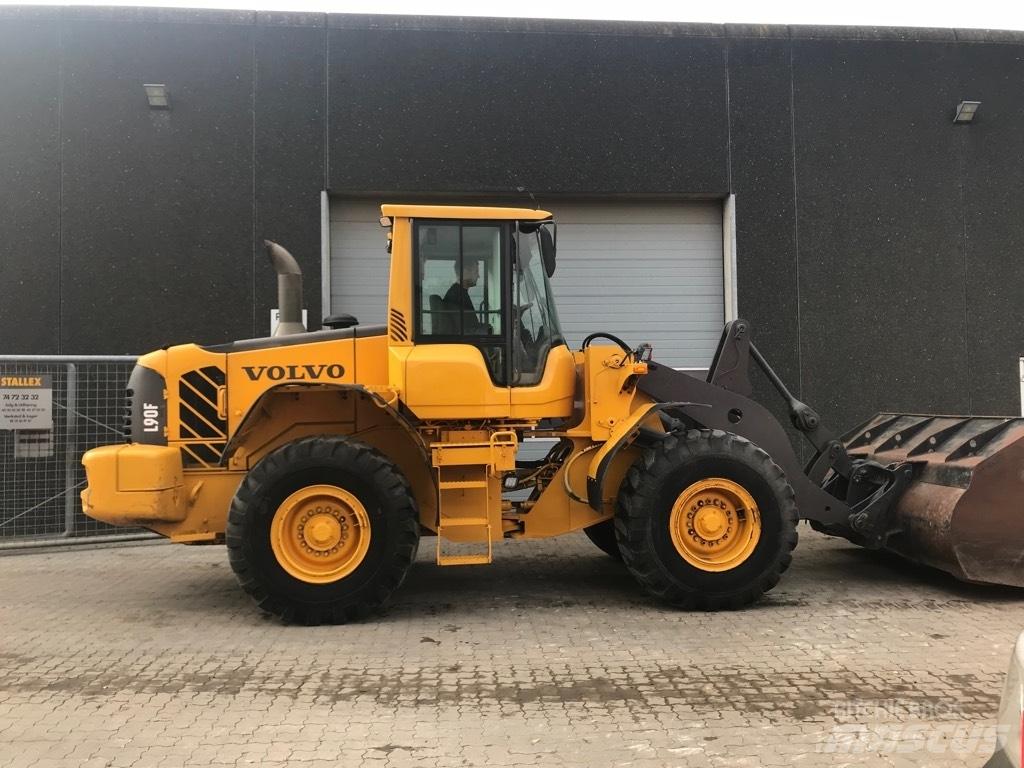 Volvo L90F لوادر بعجل