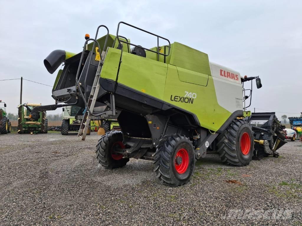 CLAAS Lexion 740 حصادات