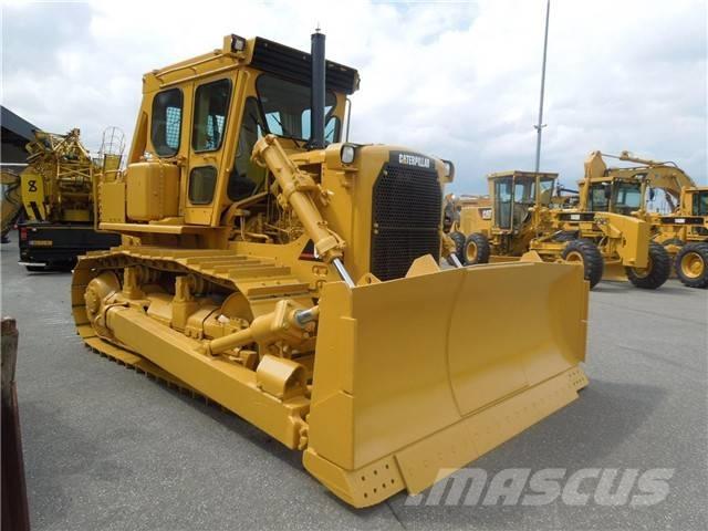 CAT D 7 G بلدوزرات مجنزرة