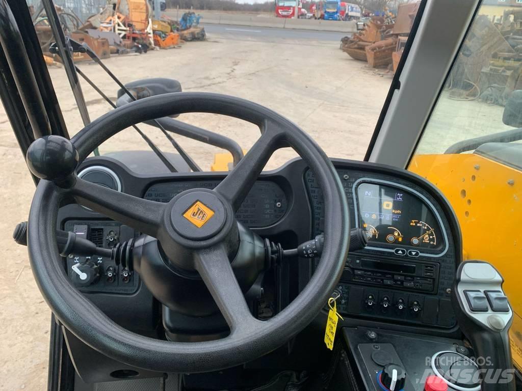JCB 525-60 HI VIZ معدات مناولة لأغراض الزراعة