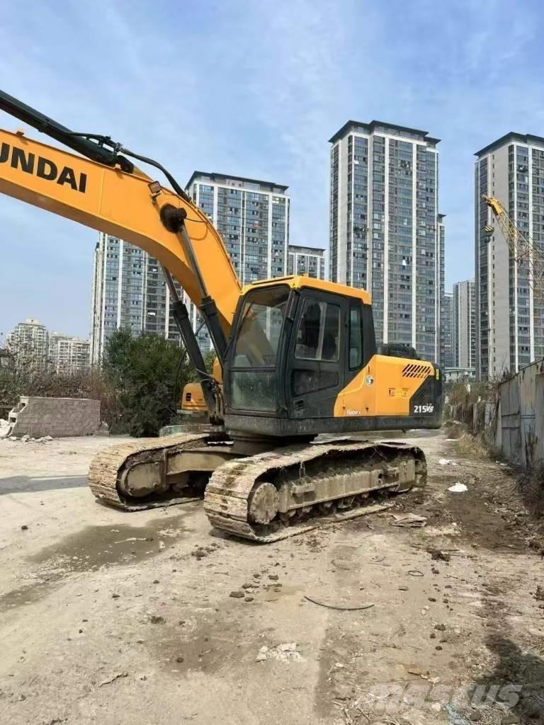 Hyundai 215VS حفارات زحافة