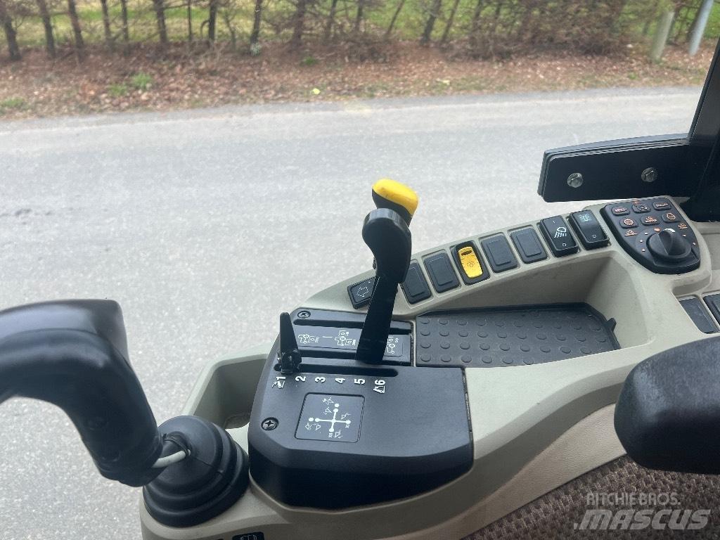 John Deere 3046 R جرارات مدمجة