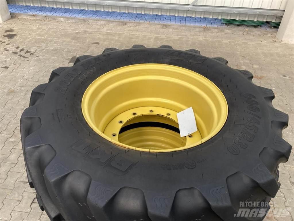BKT 600/65R30 الإطارات والعجلات والحافات