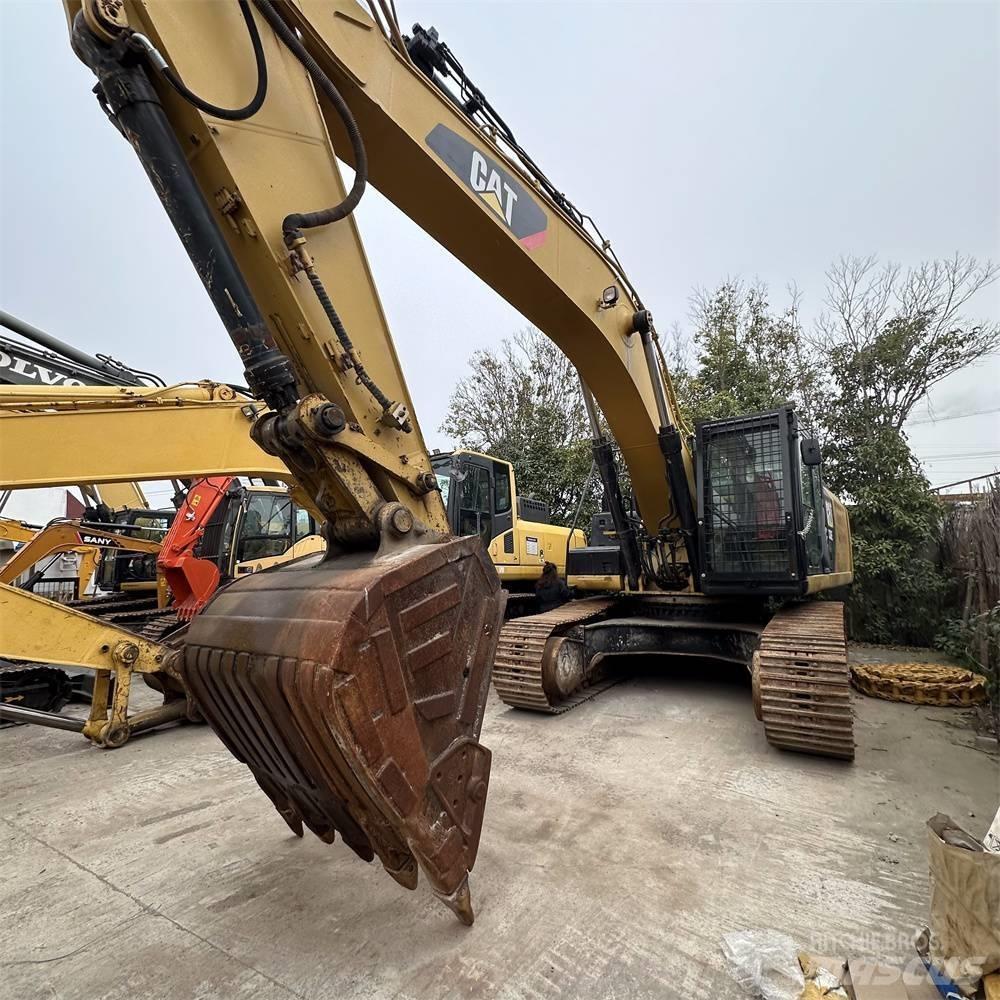 CAT 336 E حفارات زحافة