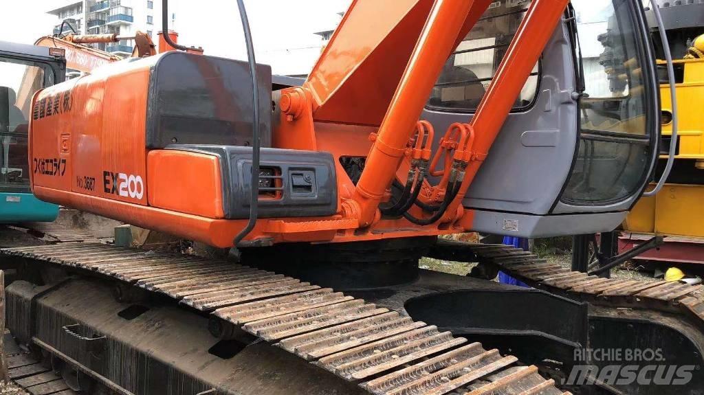 Hitachi ZX 200-5 حفارات زحافة