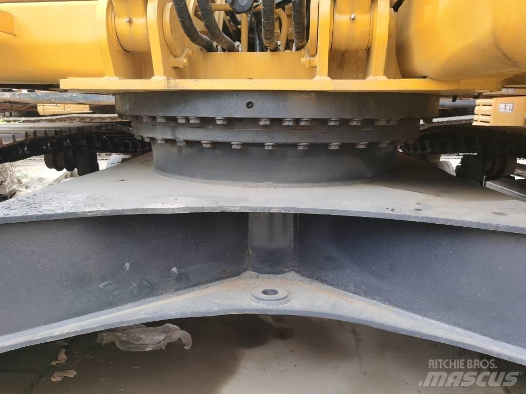 Komatsu PC 220-7 حفارات زحافة