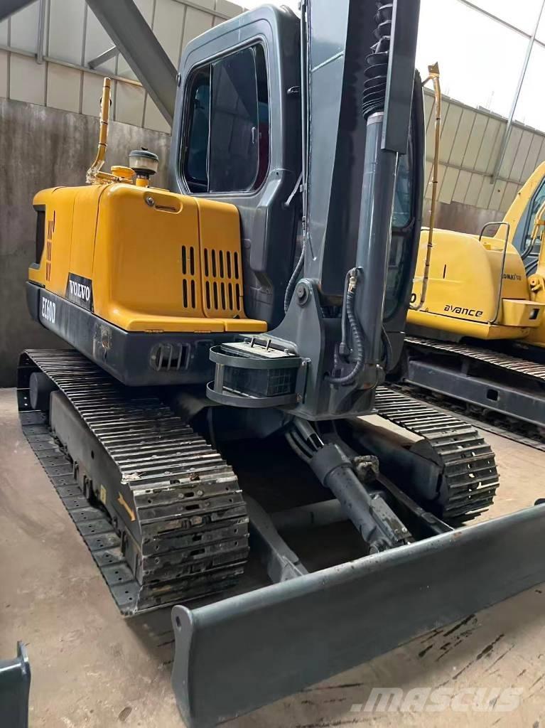 Volvo EC 60 D حفارات زحافة