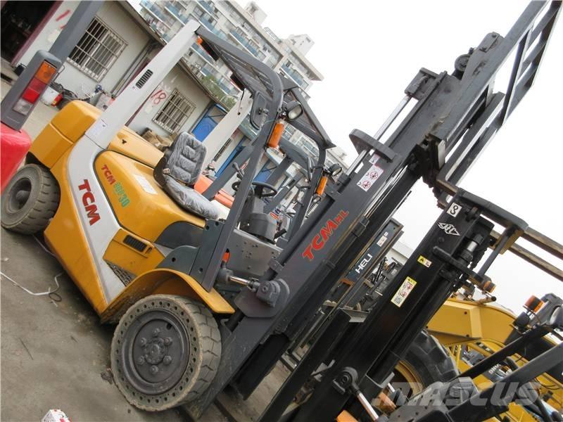 CAT FD 30 شاحنات الديزل