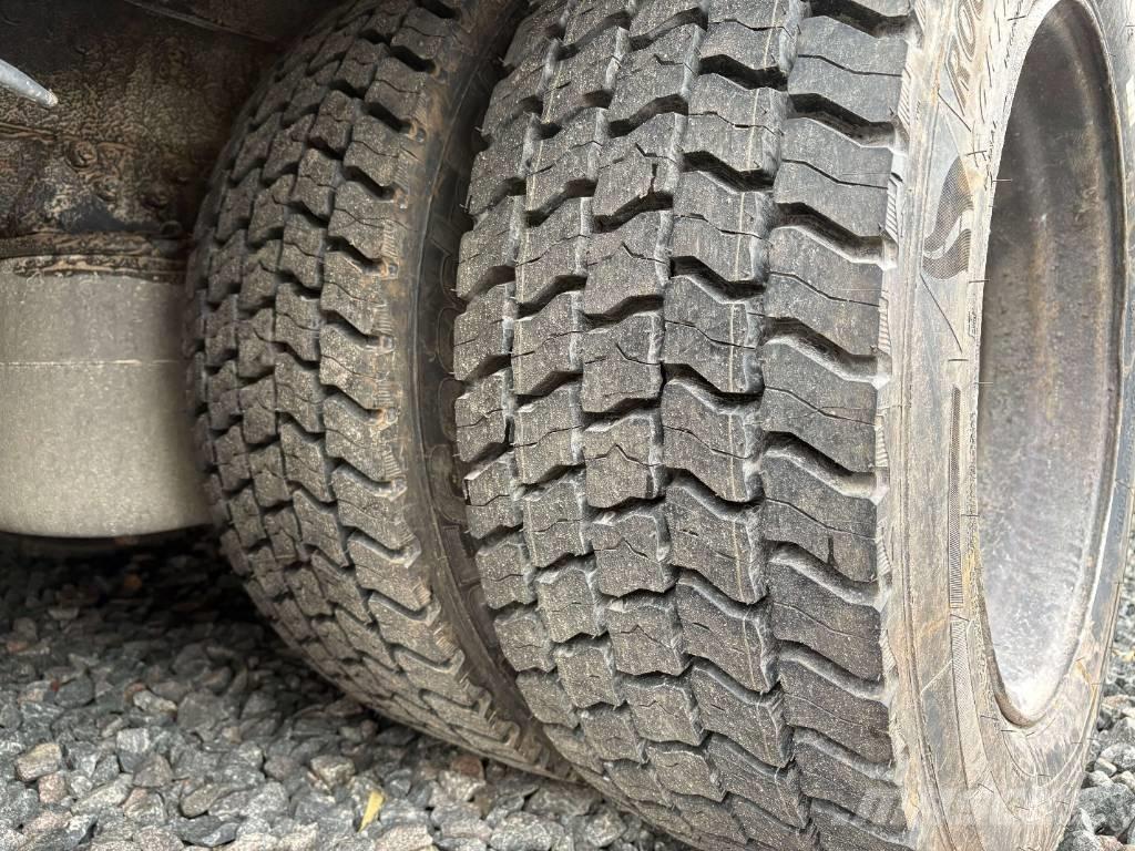 Scania 114G 340 شاحنات الرافعات