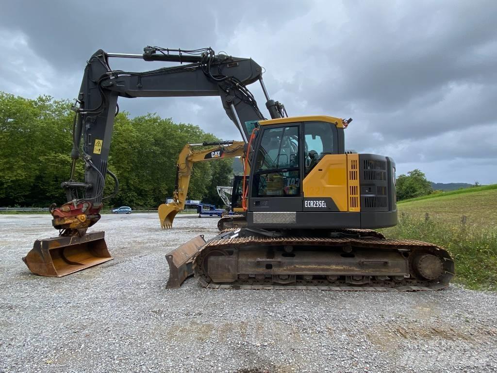 Volvo ECR 235 E حفارات زحافة