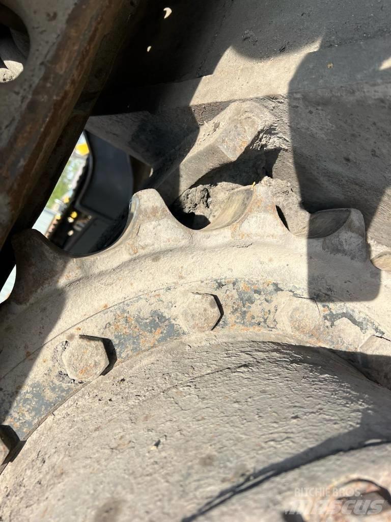 CAT 330 D حفارات زحافة