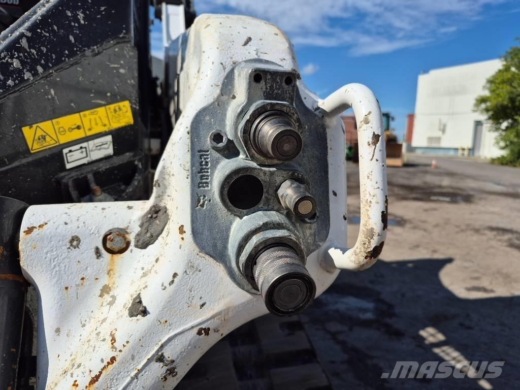 Bobcat T 64 لوادر انزلاقية التوجيه