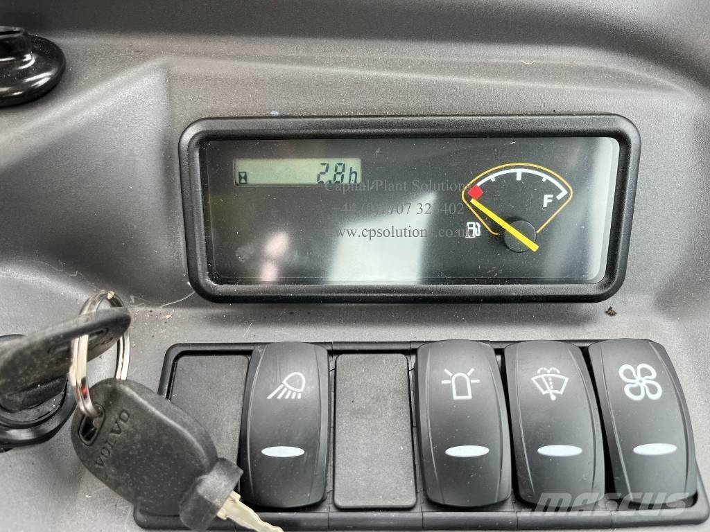 Volvo EC 27 D حفارات صغيرة أقل من 7 طن (حفارات صغيرة)