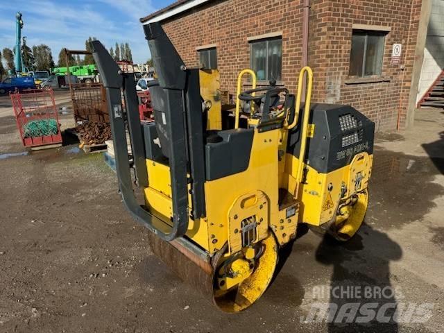 Bomag BW 80 ADH-2 مداحل ثنائية الاسطوانة