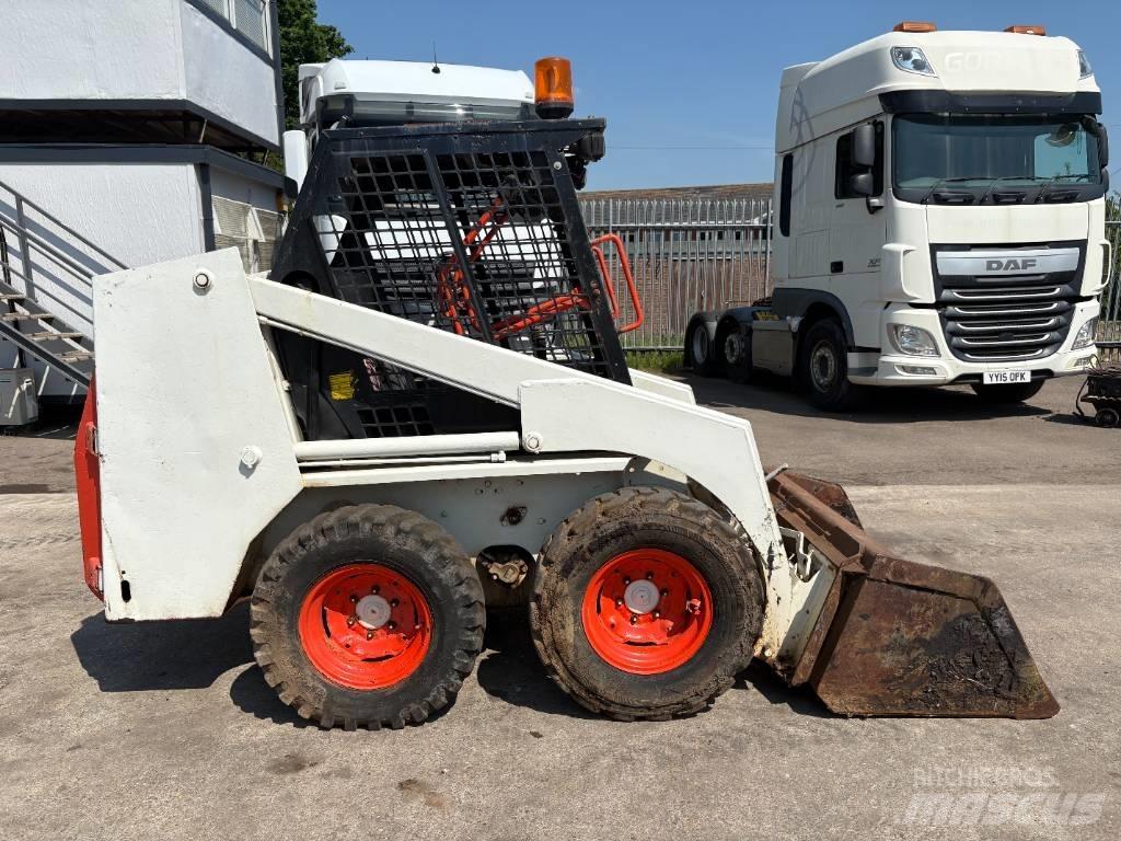 Bobcat 641 لوادر انزلاقية التوجيه