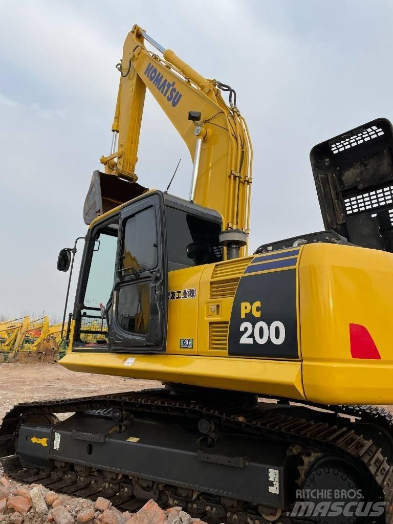 Komatsu 200-8 حفارات زحافة