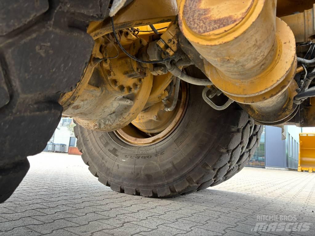 CAT 772G شاحنات المخلفات الصلبة