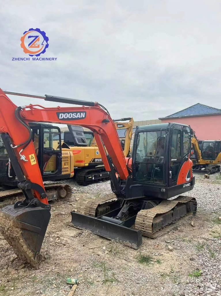 Doosan DX 60 حفارات صغيرة أقل من 7 طن (حفارات صغيرة)